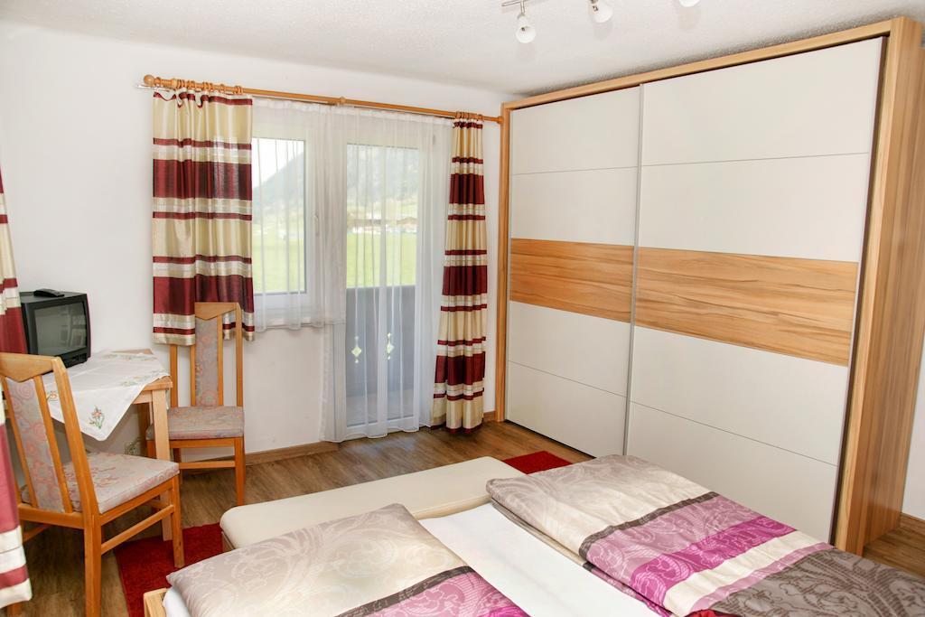 Haus Gabriela Hotel Itter Phòng bức ảnh